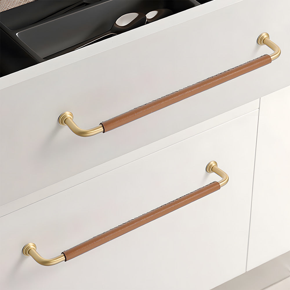 Braunes Rindsleder & Messing Satin Finish Schranktür Griff