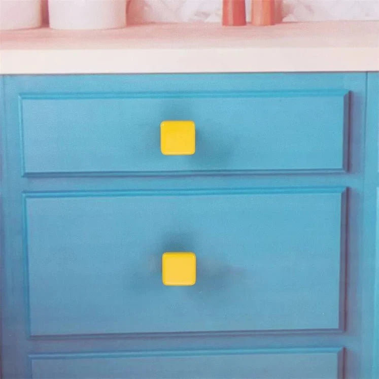 Gelber Keramik Knopf in Quadratform für Kinder Schrank & Kommode