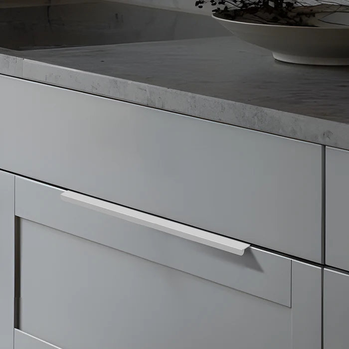 Weißer Aluminium Profilgriff für Küche & Schrank
