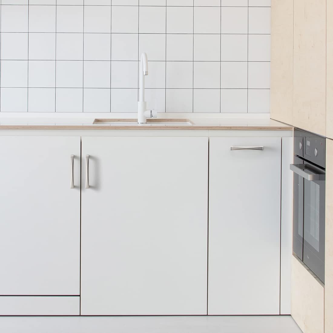 Silberne Küchengriffe für Schränke & Schubladen