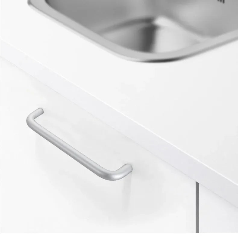 Silberne Aluminium-Küchengriffe – Modernes Design für Küche, Schränke & Kommoden