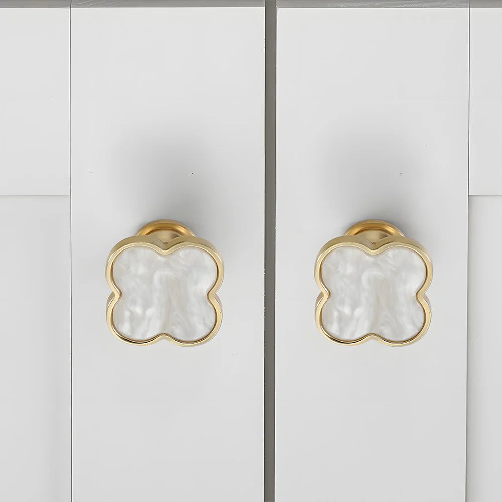 Weiße Blumenform Schrankknöpfe